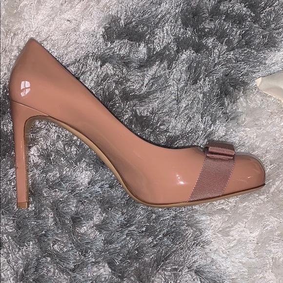 Ferragamo heels - Picture 2 of 5